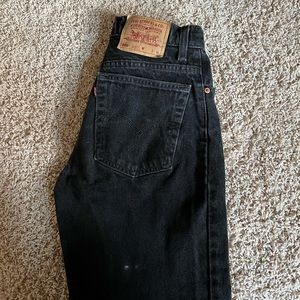 Black 550’s Levi’s